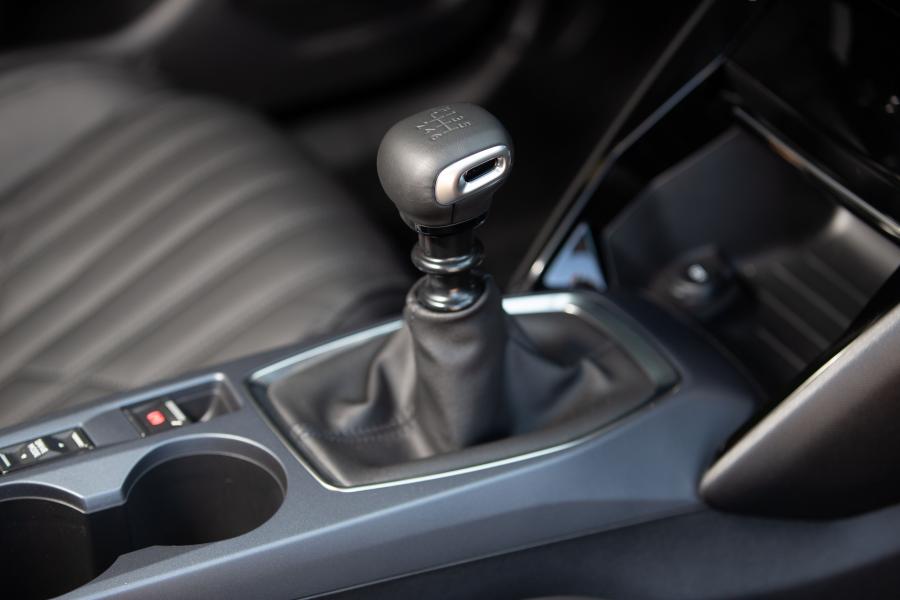 Детали интерьера Peugeot 2008 2019 года  (WW) (фото 29 из 42)